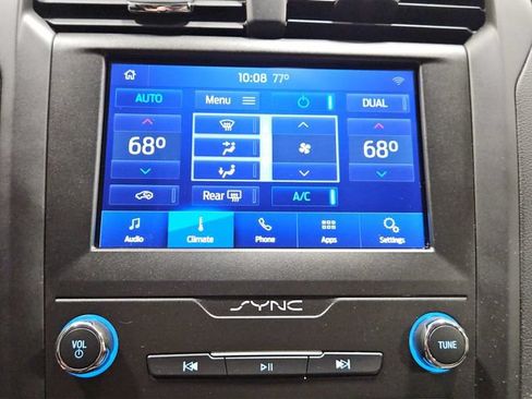 Used 2020 Ford Fusion SE w/ Equipment Group 151A FWD image 18