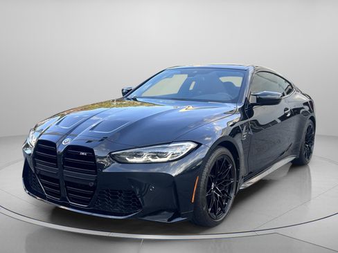 Used 2022 BMW M4 Coupe image 2
