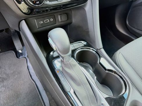 Used 2022 Buick Encore GX Select FWD image 17