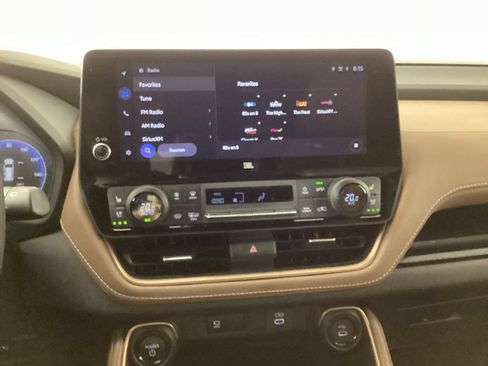 Used 2025 Toyota Grand Highlander AWD Hybrid image 16