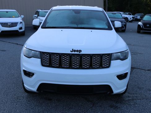 Used 2020 Jeep Grand Cherokee Altitude RWD image 11