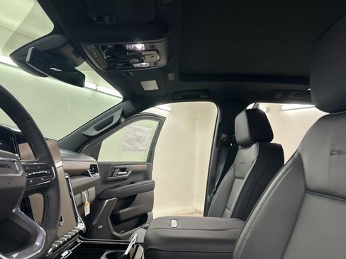 New 2026 GMC Yukon Denali w/ Sun & Power Step Package image 32