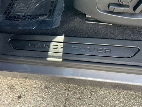 Used 2023 Land Rover Range Rover Evoque S image 11