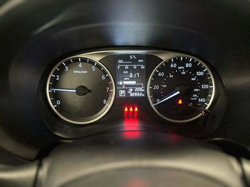 Used 2022 Nissan Kicks S image 23