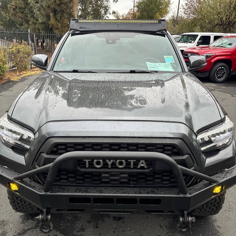 Used 2021 Toyota Tacoma TRD Off-Road w/ Technology Package AWD/4WD image 35