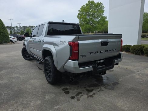 Used 2024 Toyota Tacoma TRD Sport image 5