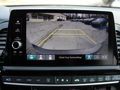 Used 2025 Honda Odyssey Elite image 8