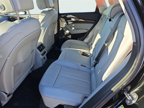 Certified 2024 Audi Q5 2.0T Premium Plus image 37