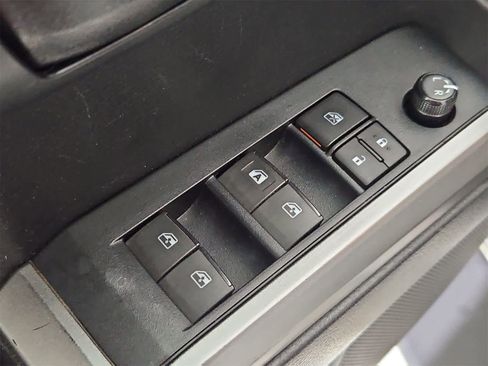 Used 2019 Toyota Tacoma SR5 image 17