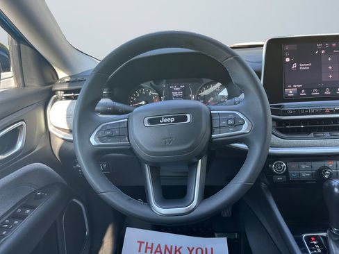 Used 2022 Jeep Compass Latitude AWD/4WD image 12