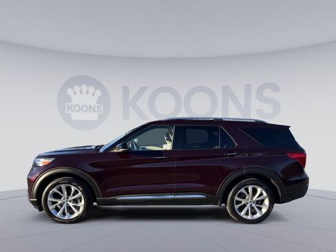 Used 2023 Ford Explorer Platinum w/ Technology Package image 2