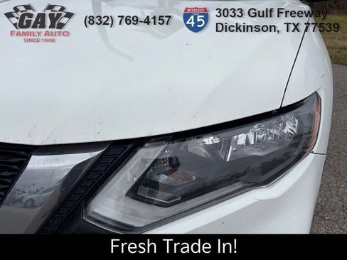 Used 2017 Nissan Rogue S image 4