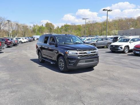 Used 2024 Ford Expedition XLT AWD/4WD image 9