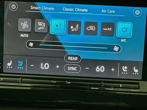 Used 2026 Volkswagen Atlas SE FWD image 16