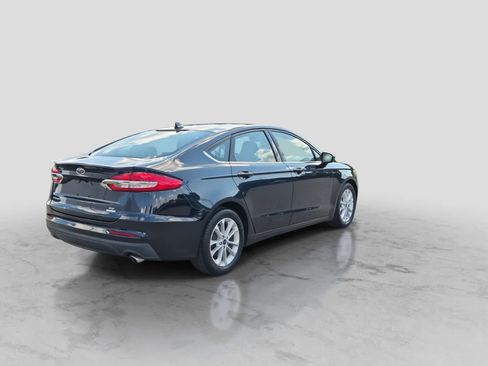 Used 2020 Ford Fusion SE FWD image 8