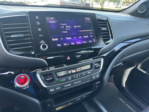 Used 2022 Honda Ridgeline Black Edition image 26