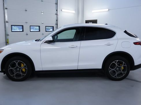 Used 2018 Alfa Romeo Stelvio Ti AWD/4WD image 4