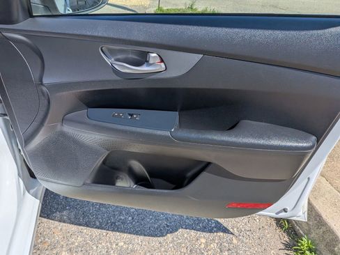Used 2021 Kia Forte LXS FWD image 31