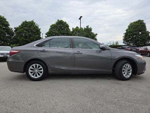 Used 2017 Toyota Camry LE FWD image 19