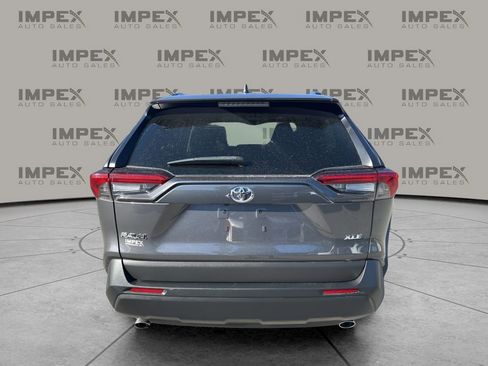 Used 2022 Toyota RAV4 XLE image 4