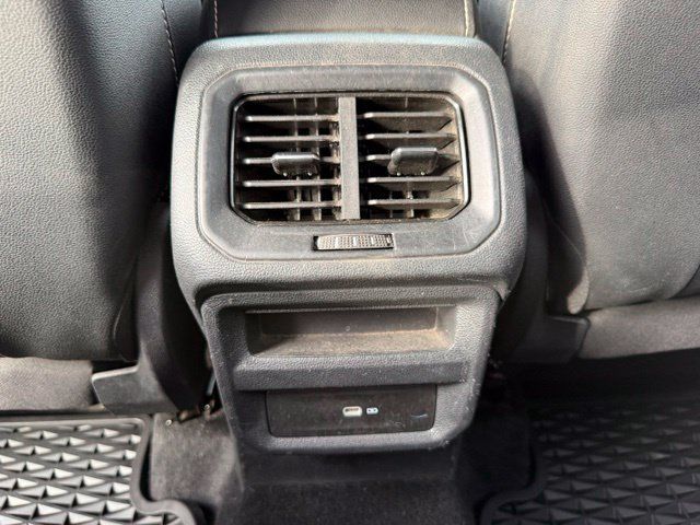 Used 2022 Volkswagen Taos SE FWD image 33