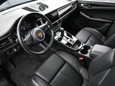 Certified 2023 Porsche Macan Turbo AWD/4WD image 4