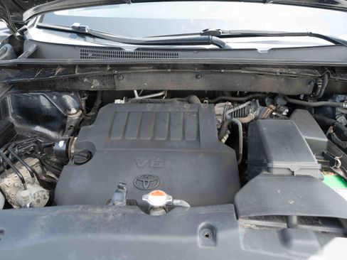 Used 2016 Toyota Highlander XLE AWD/4WD image 32