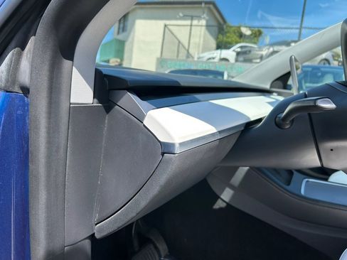 Used 2021 Tesla Model Y Long Range image 15