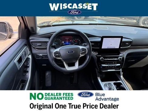 Certified 2022 Ford Explorer Limited w/ Equipment Group 301A image 9