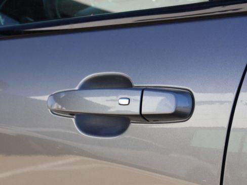 Used 2023 Chevrolet Equinox RS image 23