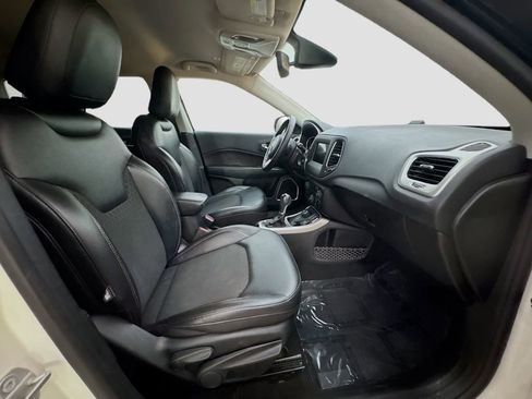 Used 2019 Jeep Compass Latitude w/ Popular Equipment Group AWD/4WD image 32