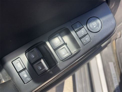 Used 2018 Chevrolet Tahoe Premier image 15