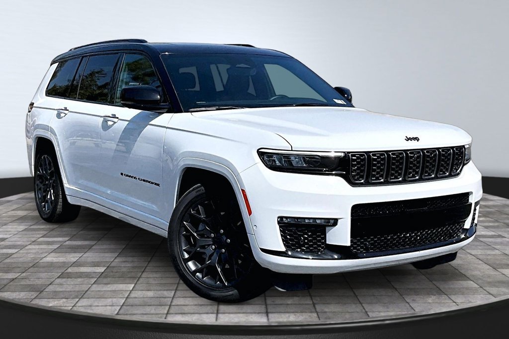 Used 2025 Jeep Grand Cherokee L Summit w/ Obsidian Package AWD/4WD image 36