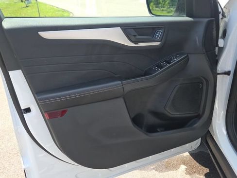 Used 2020 Ford Escape SE FWD image 24