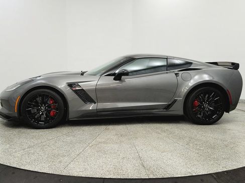 Used 2015 Chevrolet Corvette Z06 w/ 3LZ Preferred Equipment Group RWD image 2