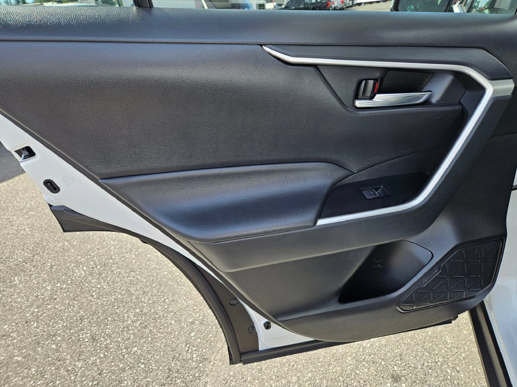 Used 2024 Toyota RAV4 XLE FWD image 17