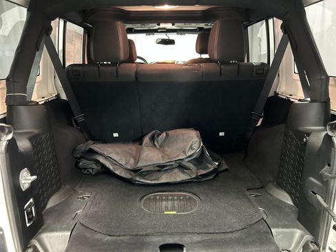 Used 2018 Jeep Wrangler Unlimited Sahara w/ Connectivity Group image 22