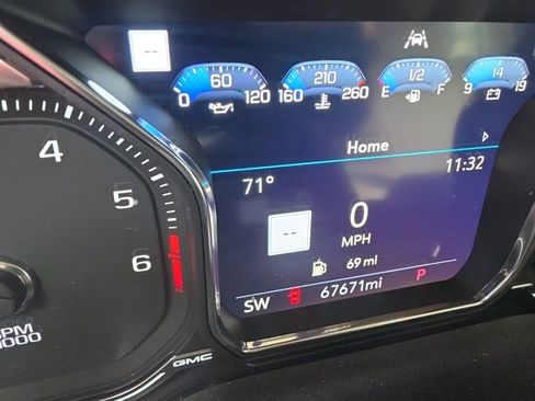 Used 2021 GMC Yukon Denali w/ Denali Ultimate Package AWD/4WD image 4