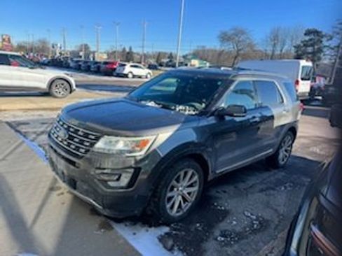 Used 2017 Ford Explorer Limited image 2