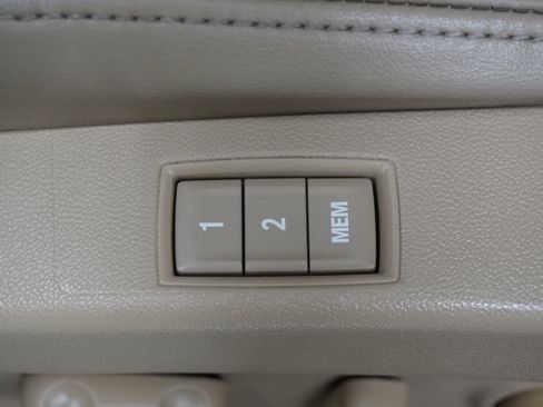 Used 2011 Buick LaCrosse CXL image 14