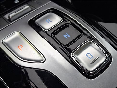 Used 2023 Hyundai Tucson Limited image 16