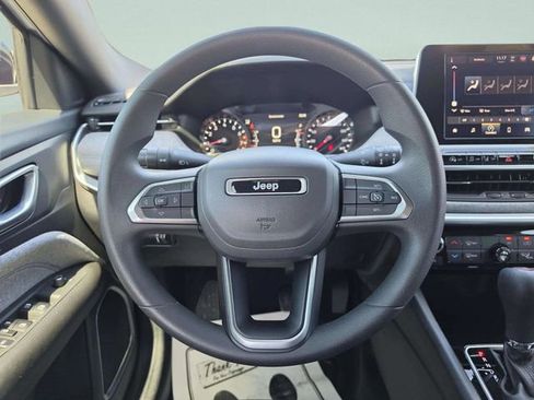 Used 2025 Jeep Compass Sport AWD/4WD image 18
