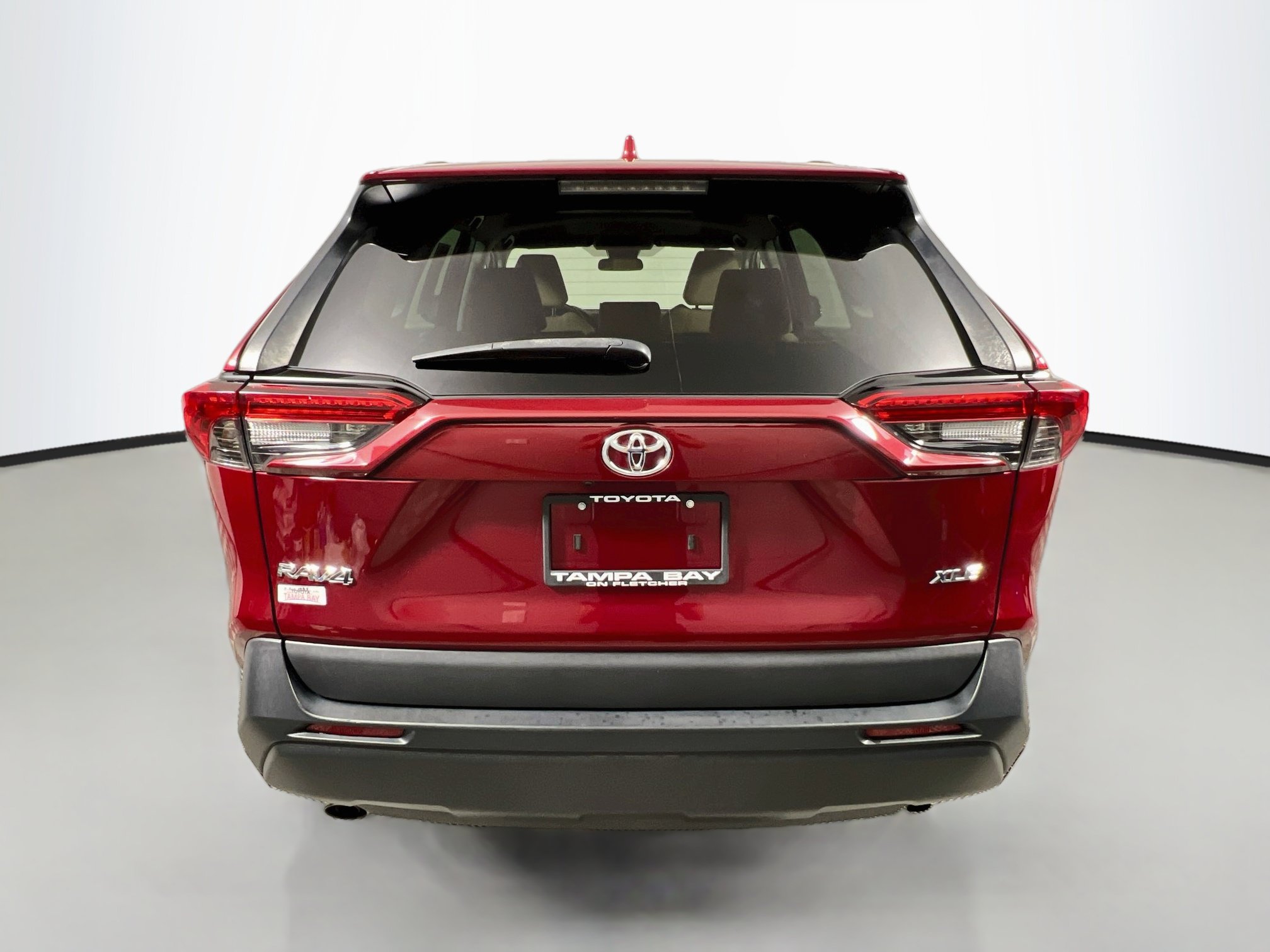 Used 2022 Toyota RAV4 XLE FWD image 6