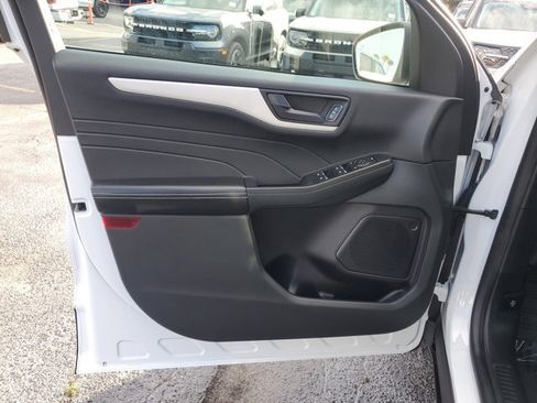 Used 2022 Ford Escape SE w/ Convenience Package image 17