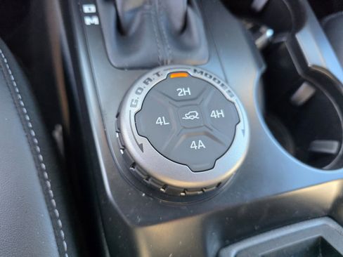 Used 2025 Ford Bronco Outer Banks w/ Sasquatch Package image 10