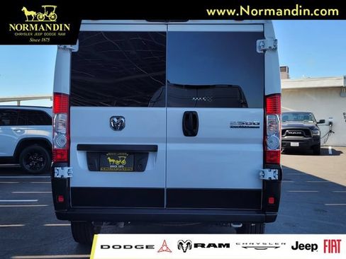 Used 2025 RAM ProMaster 2500 w/ U-Haul Equipment Group FWD image 5