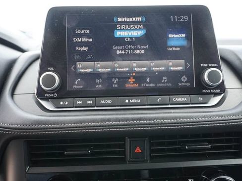 Used 2024 Nissan Rogue S FWD image 16