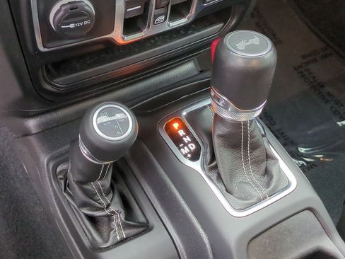 Used 2022 Jeep Wrangler Unlimited Sahara w/ Safety Group image 18