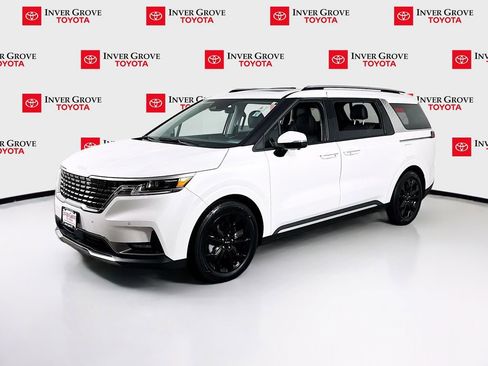 Used 2024 Kia Carnival SX Prestige image 1