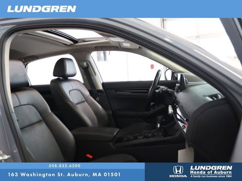Used 2024 Honda Civic Touring image 16